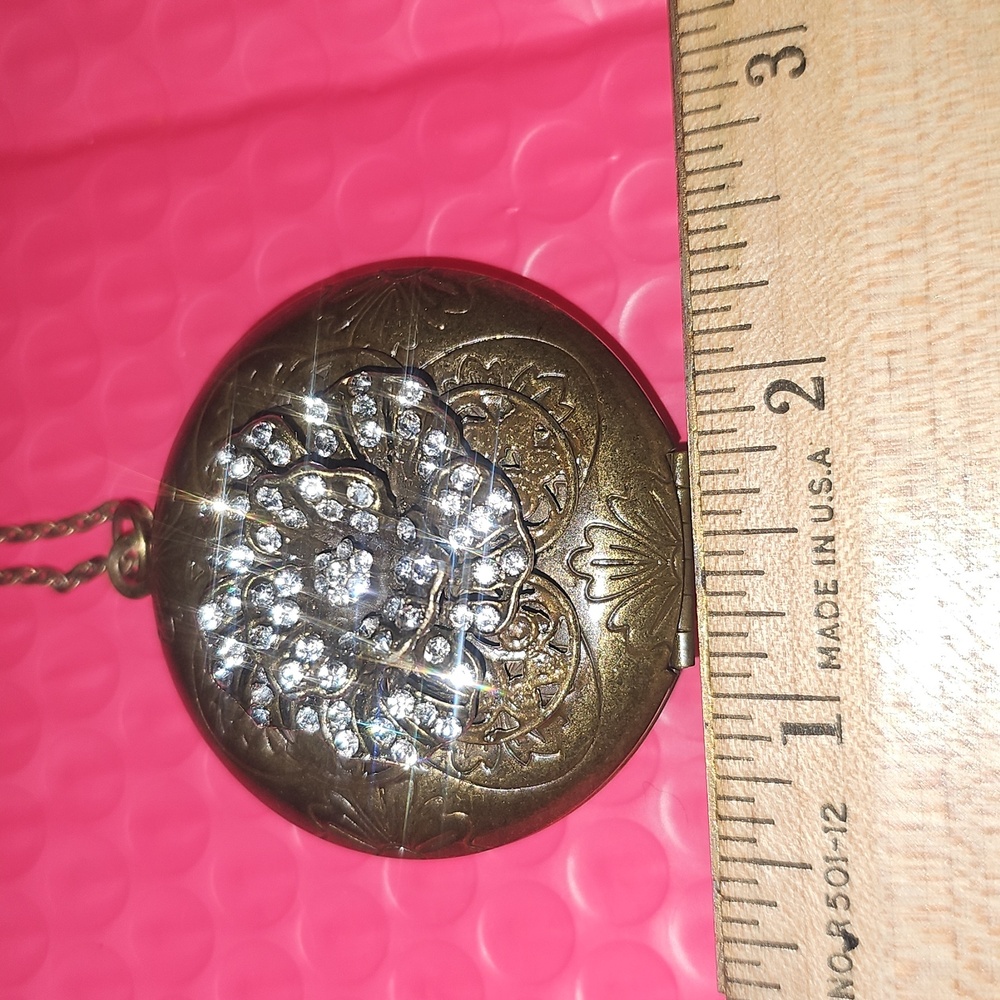 Unique Locket With Necklace with Rhinestone Flower - Picture 7 of 7